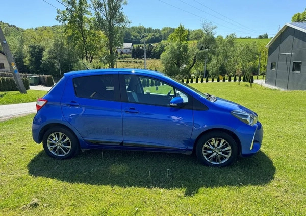 Toyota Yaris cena 51700 przebieg: 57000, rok produkcji 2017 z Jarosław małe 56